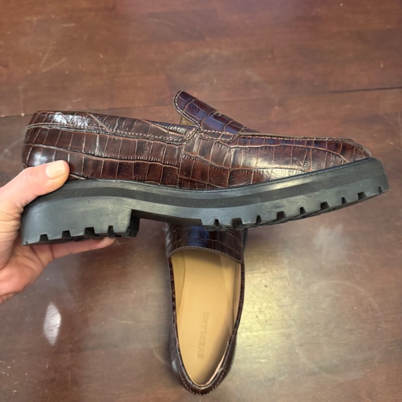 Never Worn Everlane Brown Crocodile Lug Loafers - Size 10 - Picture 5 of 6